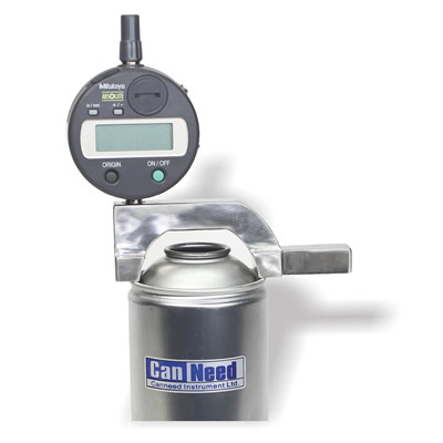 Medidor digital de rebaixo CanNeed-CSG-A medindo a profundidade de lata de aerossol